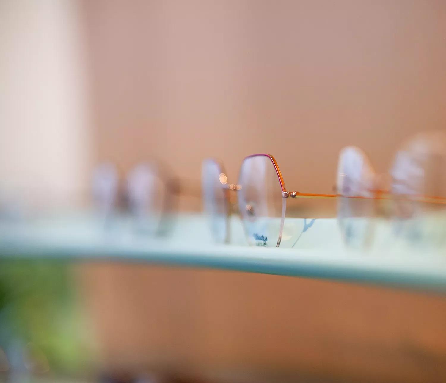 Humphrey_Brillen Person beim Sehtest