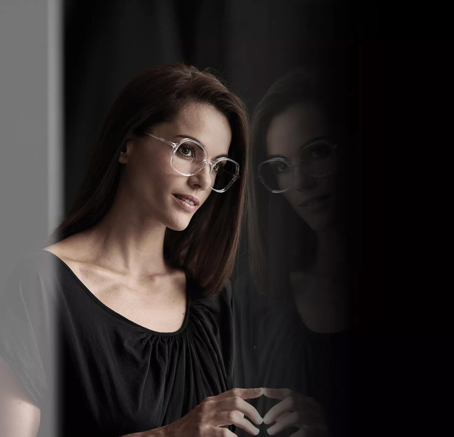 Brillenmodell Person beim Sehtest